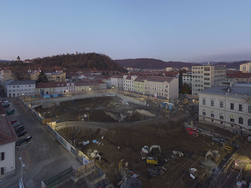 Livebild Baukamera 1 - Webcam 'Gesamtpanorama Südseite' - Baustelle Neubau Graz Center of Physics, Universität und TU Graz (ca. 5 Minuteninterval)