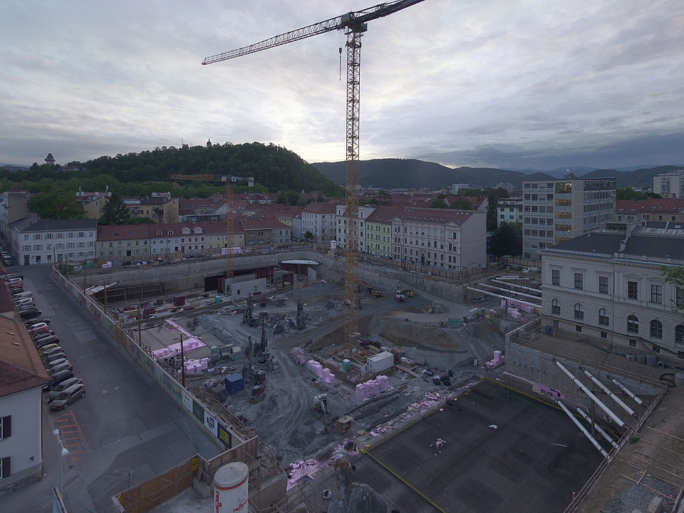Livebild Baukamera 1 - Webcam 'Gesamtpanorama Südseite' - Baustelle Neubau Graz Center of Physics, Universität und TU Graz (ca. 5 Minuteninterval)