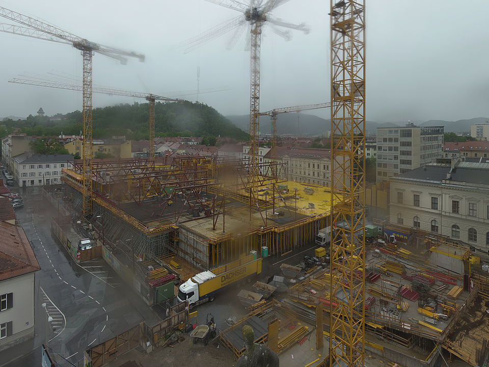 Livebild Baukamera 1 - Webcam 'Gesamtpanorama Südseite' - Baustelle Neubau Graz Center of Physics, Universität und TU Graz (ca. 5 Minuteninterval)